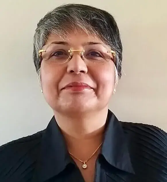 Dr. Shabnam Das Kar gently smiling headshot